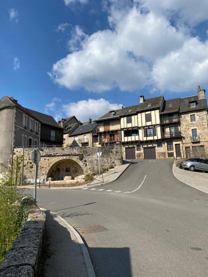 Отель Au Pont D'Olt Saint-Come-d'Olt Экстерьер фото