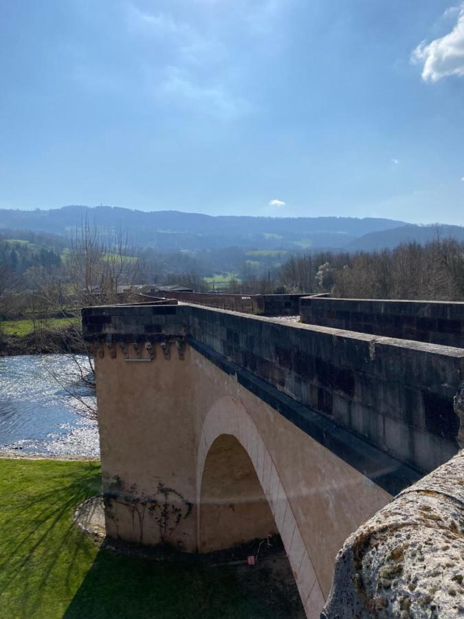 Отель Au Pont D'Olt Saint-Come-d'Olt Экстерьер фото